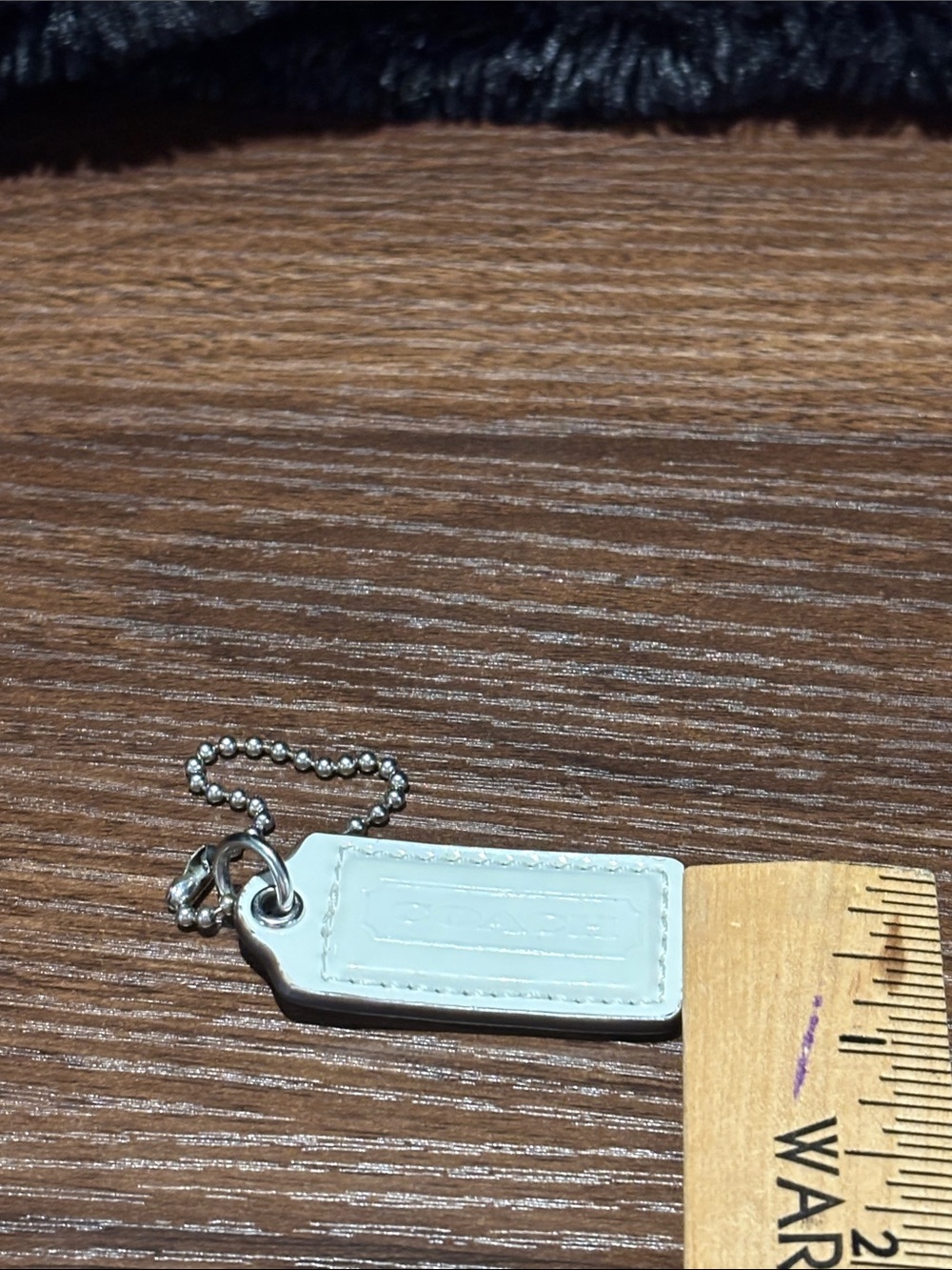 Coach Hang Tag White with Silver Chain - Picture 4 of 5